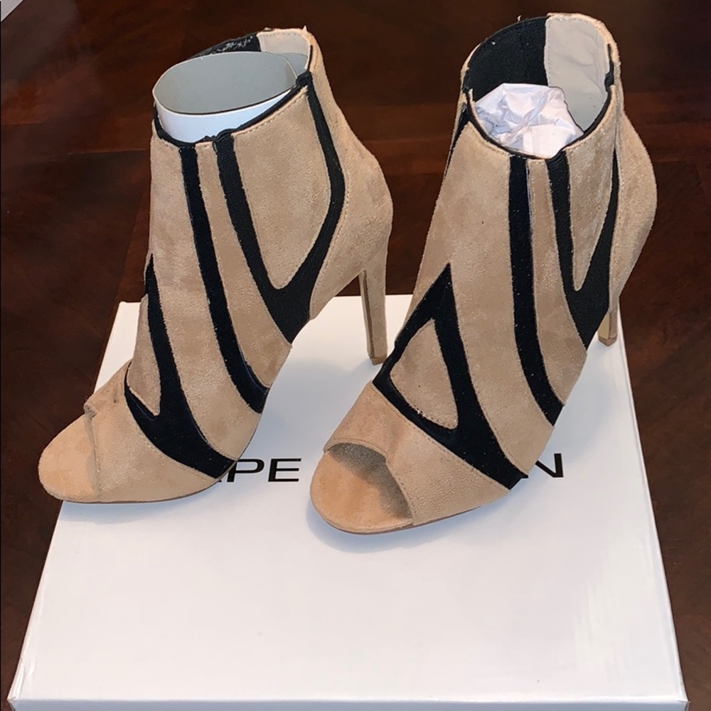 ✨Heeled Booties✨ - Picture 3 of 5